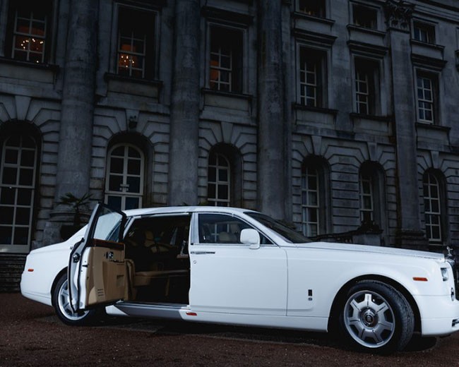 Modern Wedding Cars image 18