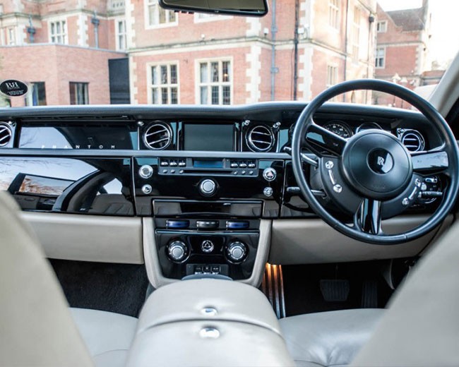 Modern Wedding Cars image 18