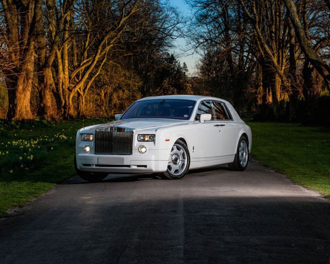 Modern Wedding Cars image 18